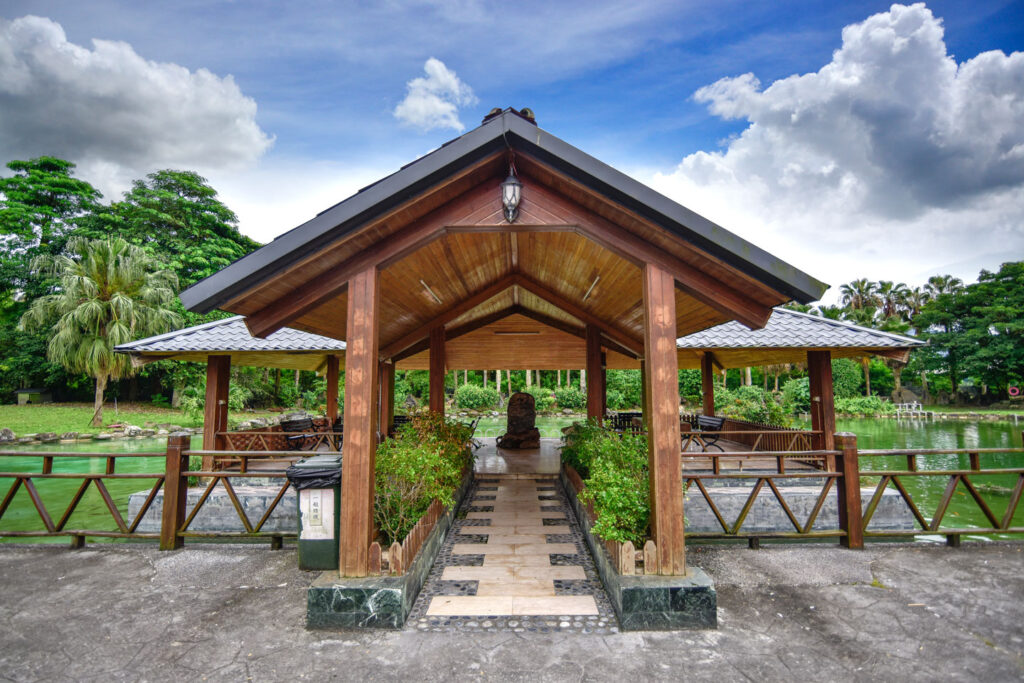 池畔涼亭-花蓮怡園渡假村